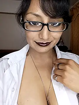 Lucy Chery online show from 17, 12, 2025