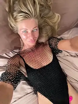 Snapshot of -OliWow- chatting on 8, 2, 2026 -OliWow- online show from 8, 2, 2026