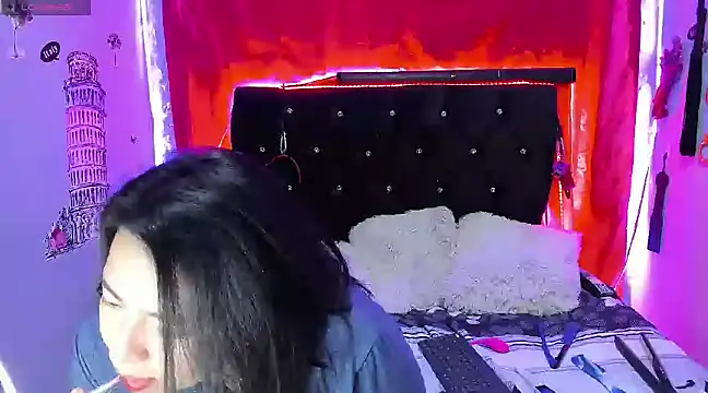 Snapshot of katieeandsharonn chatting on 5, 2, 2025 katieeandsharonn online show from 5, 2, 2025