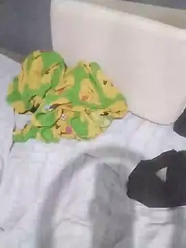 Snapshot of ems2174 chatting on 8, 3, 2025 ems2174 online show from 8, 3, 2025