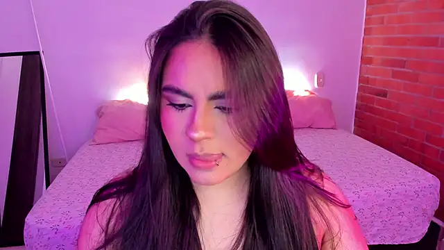 charlotte blass online show from 10, 9, 2025