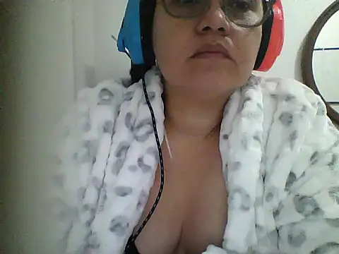 gaby0075 online show from 11, 12, 2024