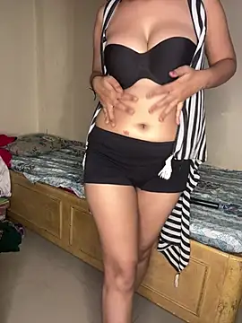 Snapshot of its_Lailaa chatting on 18, 3, 2025 its Lailaa online show from 18, 3, 2025