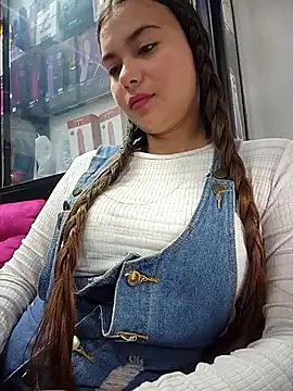 Snapshot of rapunzel069 chatting on 2, 12, 2025 rapunzel069 online show from 2, 12, 2025