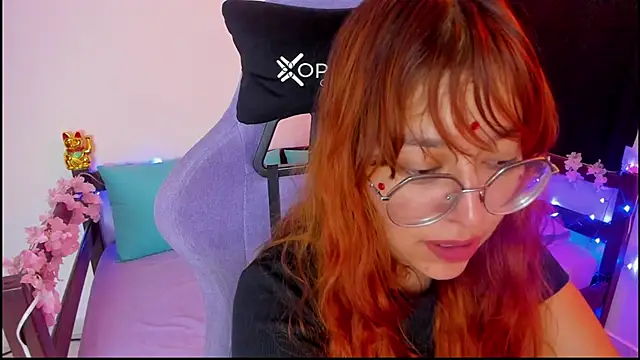 Snapshot of _Moon_Johnson chatting on 30, 10, 2025 Moon Johnson online show from 30, 10, 2025