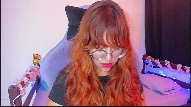 Snapshot of _Moon_Johnson chatting on 3, 11, 2025 Moon Johnson online show from 3, 11, 2025