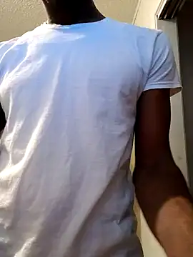 Snapshot of willywonka7793 chatting on 4, 3, 2025 willywonka7793 online show from 4, 3, 2025