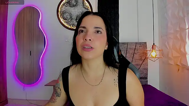 Snapshot of tatiana_sc chatting on 8, 10, 2025 tatiana sc online show from 8, 10, 2025