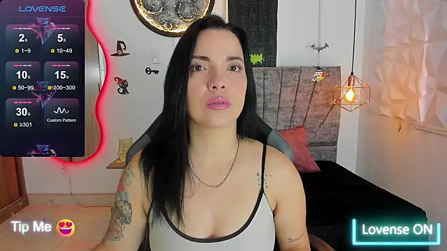 Snapshot of tatiana_sc chatting on 17, 10, 2025 tatiana sc online show from 17, 10, 2025