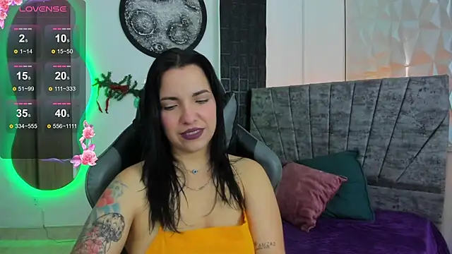 Snapshot of tatiana_sc chatting on 22, 11, 2025 tatiana sc online show from 22, 11, 2025