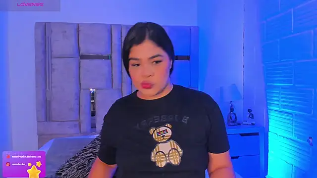 Snapshot of EmmaBecket2 chatting on 9, 10, 2025 EmmaBecket2 online show from 9, 10, 2025