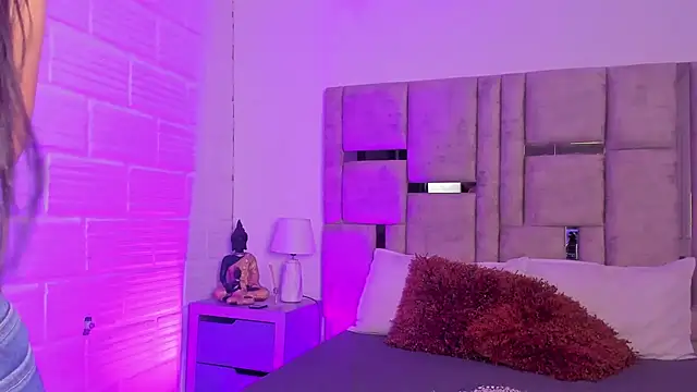 Snapshot of EmmaBecket2 chatting on 20, 11, 2025 EmmaBecket2 online show from 20, 11, 2025