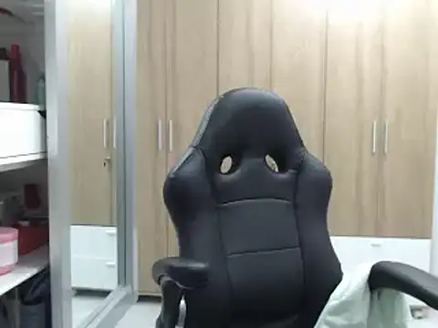 RoxanaLove9 online show from 6, 2, 2025