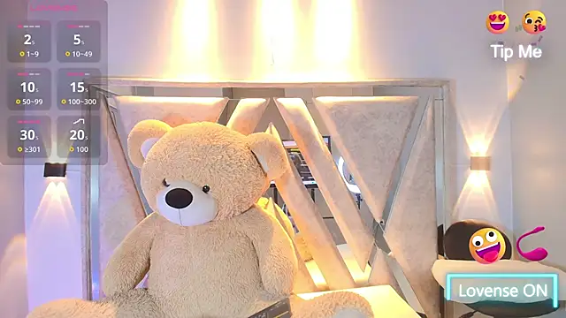 Annie9  online show from 31, 10, 2025