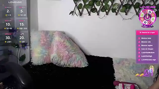 Snapshot of EmberEyes_999 chatting on 18, 12, 2025 EmberEyes 999 online show from 18, 12, 2025