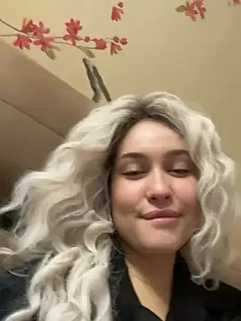 KikiWatson online show from 5, 1, 2025