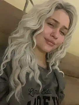 KikiWatson online show from 10, 1, 2025