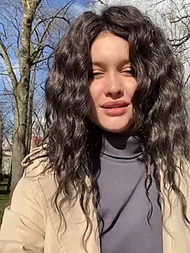 KikiWatson online show from 5, 2, 2025