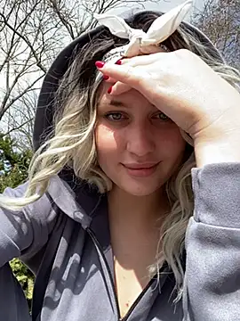 KikiWatson online show from 12, 3, 2025