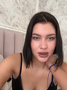 Snapshot of KikiWatson chatting on 8, 2, 2026 KikiWatson online show from 8, 2, 2026