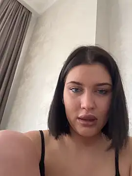 Snapshot of KikiWatson chatting on 11, 2, 2026 KikiWatson online show from 11, 2, 2026