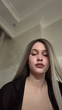 Snapshot of KikiWatson chatting on 24, 2, 2026 KikiWatson online show from 24, 2, 2026