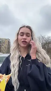 Snapshot of KikiWatson chatting on 21, 3, 2026 KikiWatson online show from 21, 3, 2026