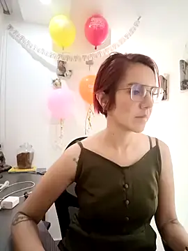 Snapshot of your_red_rose_ chatting on 4, 12, 2024 your red rose online show from 4, 12, 2024