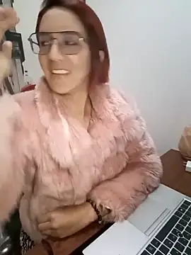 Snapshot of your_red_rose_ chatting on 11, 12, 2024 your red rose online show from 11, 12, 2024