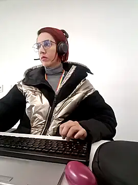 Snapshot of your_red_rose_ chatting on 18, 12, 2024 your red rose online show from 18, 12, 2024