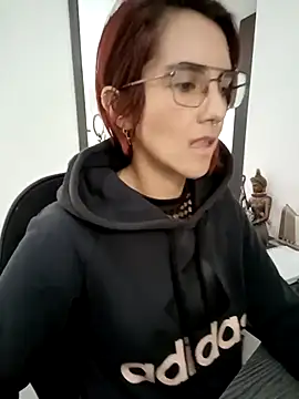 Snapshot of your_red_rose_ chatting on 13, 1, 2025 your red rose online show from 13, 1, 2025