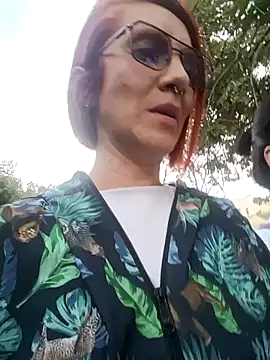 Snapshot of your_red_rose_ chatting on 31, 1, 2025 your red rose online show from 31, 1, 2025