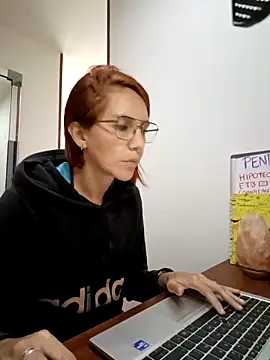 Snapshot of your_red_rose_ chatting on 28, 2, 2025 your red rose online show from 28, 2, 2025