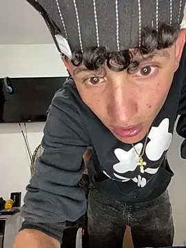 LatinBoysxxx online show from 20, 1, 2025