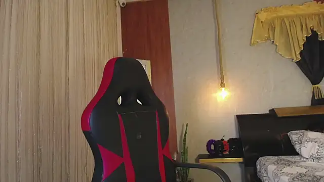 Snapshot of hera_divine chatting on 5, 11, 2025 hera divine online show from 5, 11, 2025