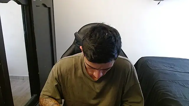 Snapshot of kv___xxx_ chatting on 26, 10, 2025 kv xxx online show from 26, 10, 2025