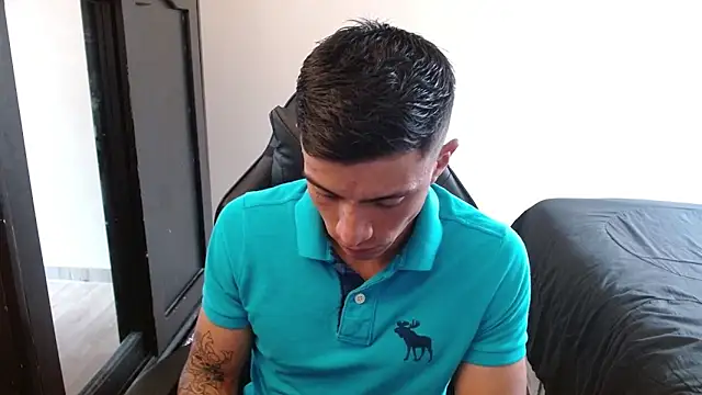 Snapshot of kv___xxx_ chatting on 28, 10, 2025 kv xxx online show from 28, 10, 2025