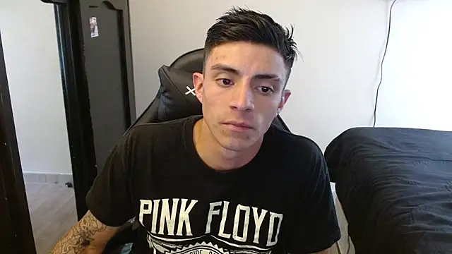 Snapshot of kv___xxx_ chatting on 4, 11, 2025 kv xxx online show from 4, 11, 2025