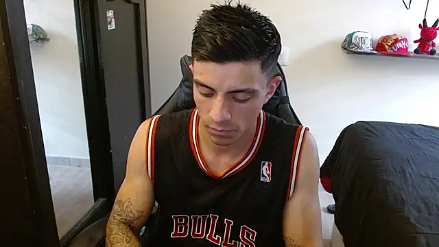 Snapshot of kv___xxx_ chatting on 6, 11, 2025 kv xxx online show from 6, 11, 2025