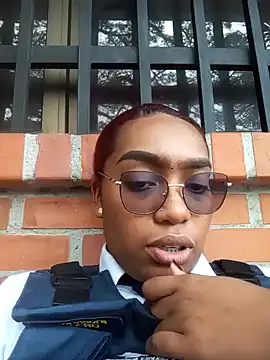 Cinnamon-Skin online show from 2, 1, 2025