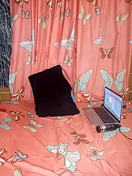 Cinnamon-Skin online show from 30, 1, 2025