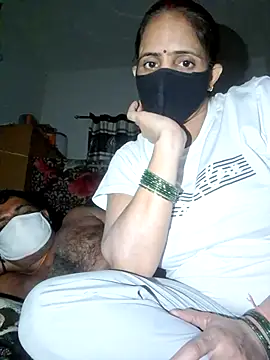 Snapshot of menakshiiikaur chatting on 18, 9, 2025 menakshiiikaur online show from 18, 9, 2025