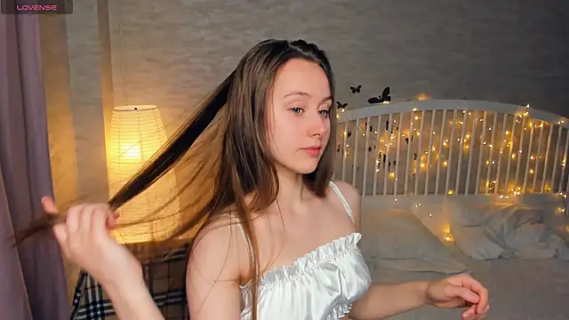 Snapshot of EthalBuffkin chatting on 8, 3, 2025 EthalBuffkin online show from 8, 3, 2025