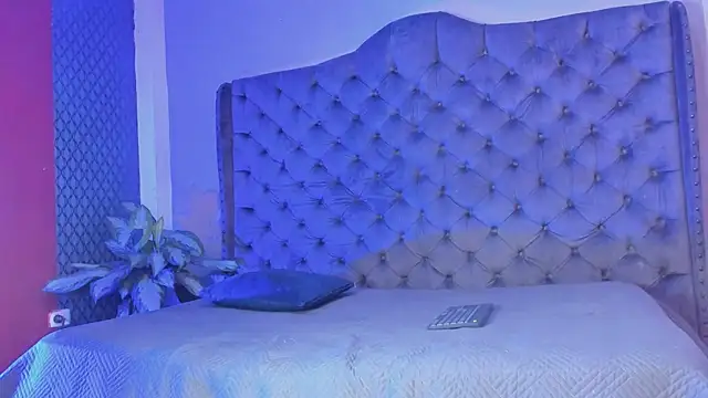 yulianademond66 online show from 19, 2, 2025