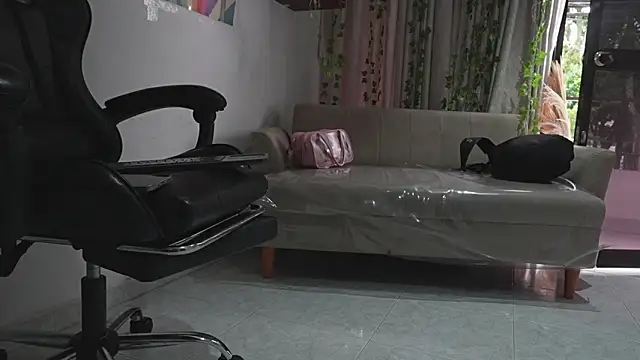 HannaRhodes online show from 7, 2, 2026