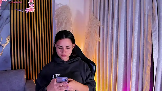 HannaRhodes online show from 22, 3, 2026