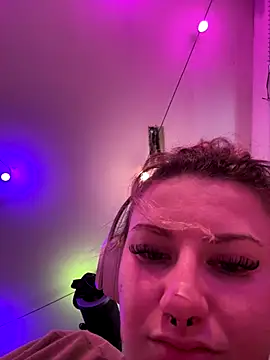 sluttysmiley online show from 3, 12, 2025