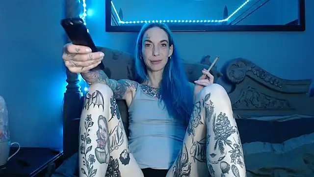 Snapshot of RavenryderUK chatting on 20, 10, 2025 RavenryderUK online show from 20, 10, 2025