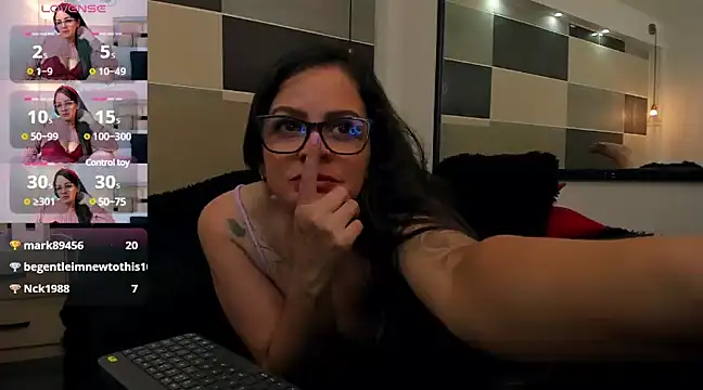 Snapshot of Zara_Jackson chatting on 1, 2, 2025 Zara Jackson online show from 1, 2, 2025