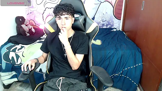 Snapshot of johnny_cagee chatting on 11, 12, 2024 johnny cagee online show from 11, 12, 2024